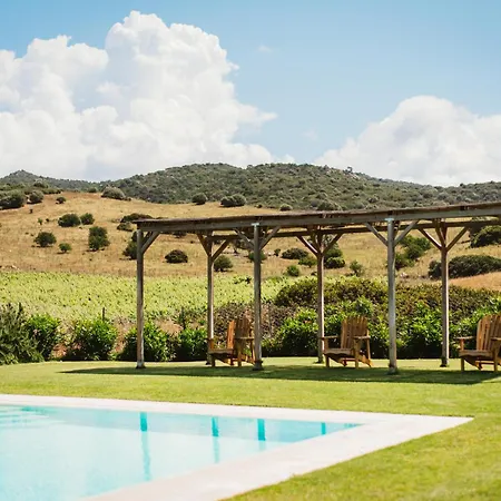 Villa Santu Martine: With Pool Galtelli